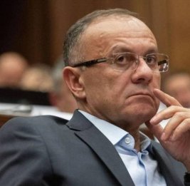 Бывший министр обороны Армении обвинил власти страны в поражении в 44-дневной войне