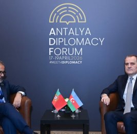 
Джейхун Байрамов в рамках Анталийского дипломатического форума встретился с португальским коллегой