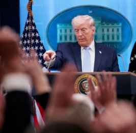 Трамп может начать сбрасывать бомбы