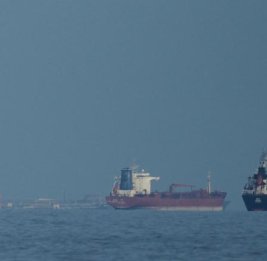 В США отрицают нехватку еды на участвующих в блокаде Ормузского пролива кораблях