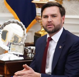 Вэнс &laquo;благодарен&raquo; Папе Льву за снижение напряженности в отношениях с Белым домом