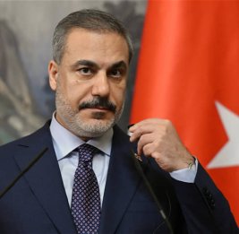 Фидан выразил надежду на скорое подписание мирного договора между Баку и Ереваном