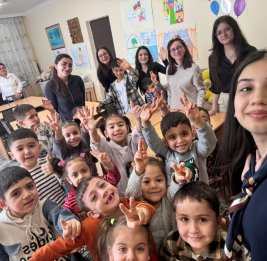 
По инициативе Лейлы Алиевой реализуется программа социально-эмоционального обучения для детей учреждений социального обслуживания