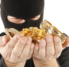 
В Маштаге из дома украдены золотые украшения на сумму 8 тыс. манатов