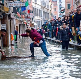 
Венецию предлагают перенести в другое место для защиты от затопления