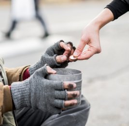 Попрошайки будут платить 200 манатов