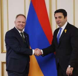 Симонян обсудил со спецпредставителем генсека НАТО региональные события​​​​​​​