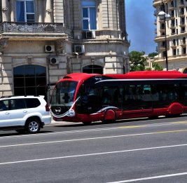 В Баку обновляют автобусы на одном из маршрутов