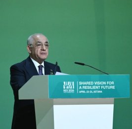 
Али Асадов: Азербайджан призывает к совместной борьбе с обмелением Каспия