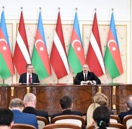 Президент Азербайджана Ильхам Алиев и Президент Латвии Эдгарс Ринкевичс выступили с заявлениями для прессы