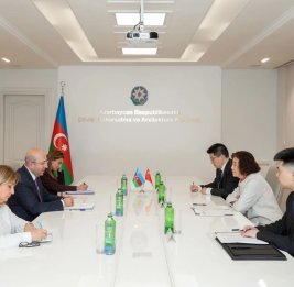 
Баку и Пекин обсудили сотрудничество в сфере устойчивого градостроительства