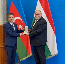
Тахир Тагизаде награжден &laquo;Командорским крестом за заслуги перед Венгрией&raquo;