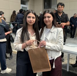 
Еще 110 семьям вручены ключи от квартир в Агдаме