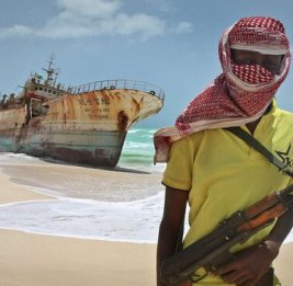 Сомалийские пираты захватили танкер с нефтью