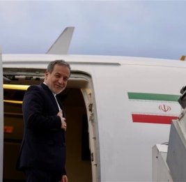 Арагчи отправился в Оман