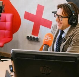Андрей Малахов открыл вещание радиостанции "Песни от всей души"