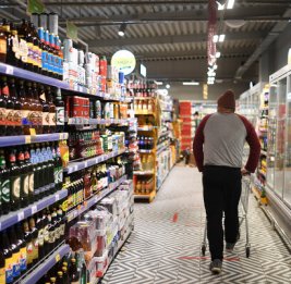 В России продлили запрет на продажу алкоголя около опасных объектов