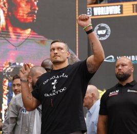 Усик анонсировал завершение карьеры