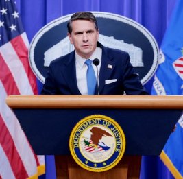 Минюст США заявил, что расследование стрельбы на приеме с Трампом продолжается