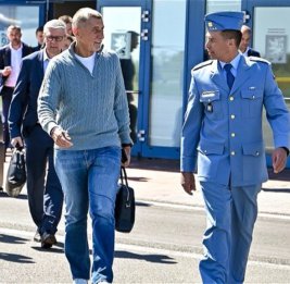 Андрей Бабиш летит в Азербайджан