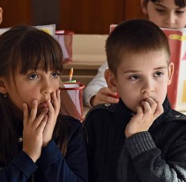 Трое детей, от которых отказалась семья, обрели крышу над головой