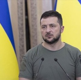 Зеленский предложил продлить военное положение и мобилизацию