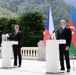 
Президент Ильхам Алиев: У нас очень активный политический диалог с Чехией