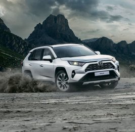 
Продажи Toyota падают второй месяц в марте из-за спада на Ближнем Востоке