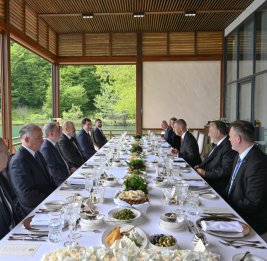 
В Габале от имени Президента Ильхама Алиева дан официальный ланч в честь Премьер-министра Чехии