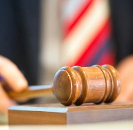 В Азербайджане выставят на аукцион имущество 4 закрытых банков