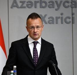 Орбан уходит, Сийярто остается
