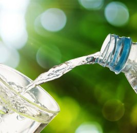 Россия запретила минералку из Армении