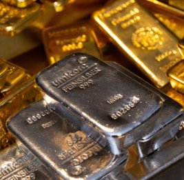 Золото и серебро подешевели на мировом рынке