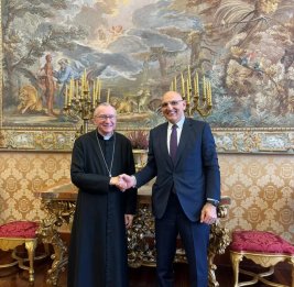 
Эльчин Амирбеков обсудил в Ватикане развитие двустороннего сотрудничества