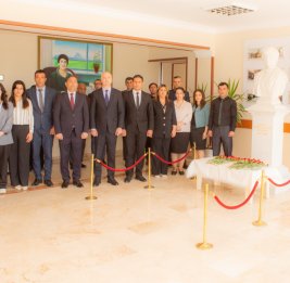 
В школе, носящей имя академика Зарифы Алиевой, почтили ее память