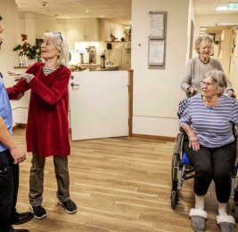 
Уход за пожилыми в Швеции зависит от мигрантов