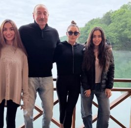 Лейла Алиева поделилась семейной фотографией из Габалы