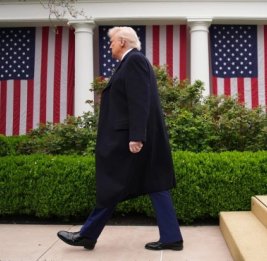 У Трампа обвал рейтинга
