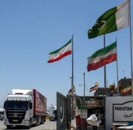 Пакистан открыл наземные коридоры для иранских грузов
