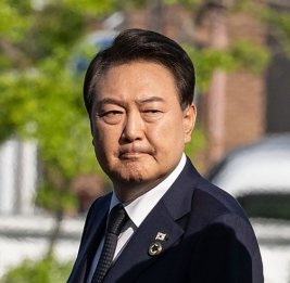 
Апелляционный суд Южной Кореи приговорил экс-президента Юна к 7 годам лишения свободы