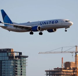 Самолет чуть не столкнулся с дроном при заходе на посадку