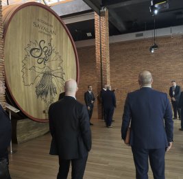 
Чешские предприниматели ознакомились с деятельностью винного завода в Габале