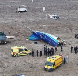 Минтранс Казахстана продолжает расследование крушения самолета AZAL близ Актау