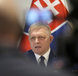 Чехия разрешила Фицо перелет в Россию на День Победы