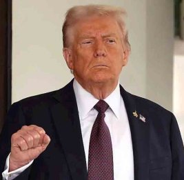 Трамп назвал себя единственным президентом США, который сдал когнитивный тест