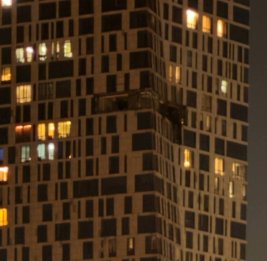 Беспилотник врезался в жилой дом в Москве
