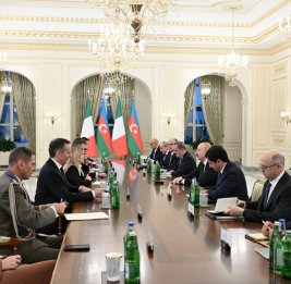 Состоялась встреча Президента Ильхама Алиева с Председателем Совета министров Италии Джорджей Мелони в расширенном составе