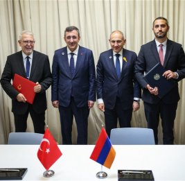 Пашинян заявил об эффективном обмене мнениями с Йылмазом