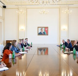 Президент Ильхам Алиев принял делегацию во главе с верховным представителем Европейского Союза