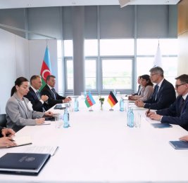 
Азербайджан и Германия расширяют сотрудничество в транспортной сфере